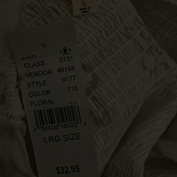 White top with brown flowers and tie in front size L from Pacsun completely new. - Picture 8 of 9